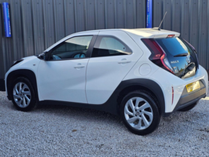 2022 Toyota Aygo X 1.0 Vvt-I Pure X-Shift Euro 6 (s/s) 5dr in White — image 4