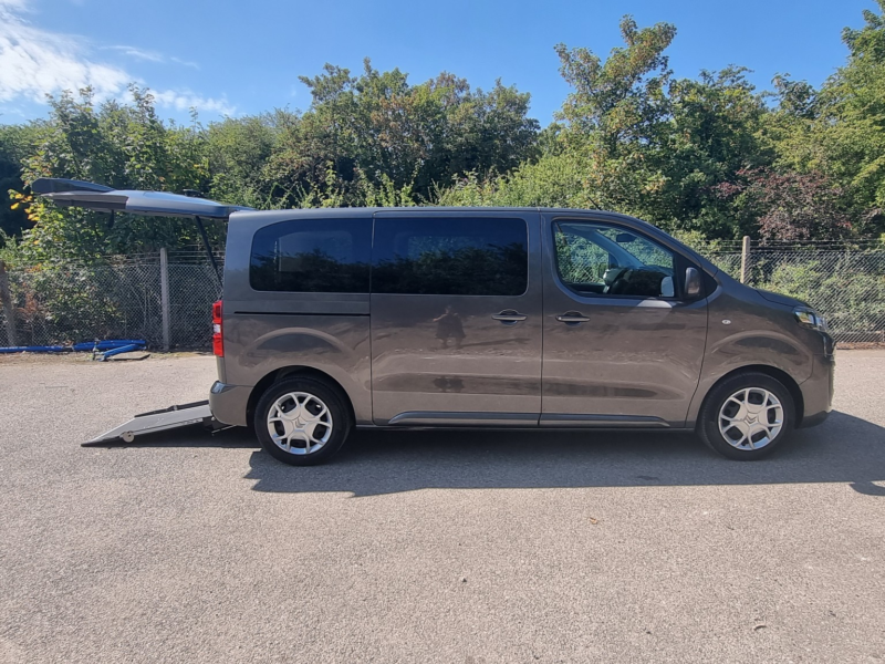 2021 Citroen Spacetourer 1.5 Bluehdi Business M in Grey — image 1