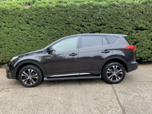 2014 Toyota Rav4 2.2 D-Cat Icon D-4d Auto 4WD Euro 5 5dr in Black — image 4