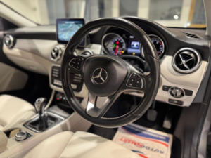 2017 Mercedes-Benz Gla 1.6 Gla200 Sport (premium) Euro 6 (s/s) 5dr in Grey — image 2