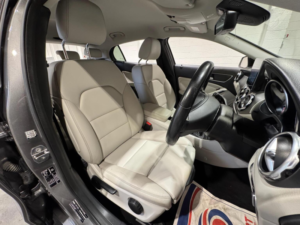 2017 Mercedes-Benz Gla 1.6 Gla200 Sport (premium) Euro 6 (s/s) 5dr in Grey — image 3