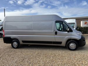 2022 Vauxhall Movano 2.2 Cdti 3500 Biturbo Dynamic in Grey — image 2