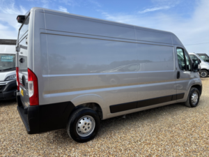 2022 Vauxhall Movano 2.2 Cdti 3500 Biturbo Dynamic in Grey — image 3
