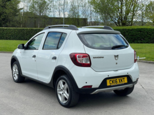 2016 Dacia Sandero Stepway 1.5 Dci Laureate Euro 6 (s/s) 5dr in White — image 5