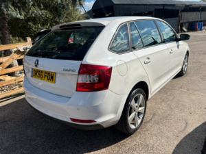 2016 Skoda Rapid Spaceback 1.4 Tdi Se Tech in White — image 4