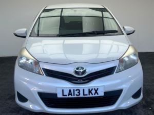 2013 Toyota Yaris 1.33 Dual Vvt-I Tr Multidrive S Euro 5 5dr in White — image 2