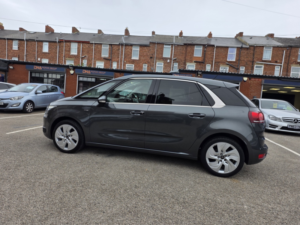 2016 Citroen C4 Picasso 2.0 Bluehdi Exclusive+ in Grey — image 6