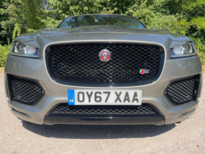 2017 Jaguar F-Pace 3.0 D300 V6 S Auto AWD Euro 6 (s/s) 5dr in Silver — image 5