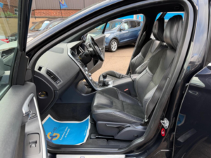 2014 Volvo Xc60 2.4 D4 R-Design AWD Euro 5 (s/s) 5dr in Black — image 4
