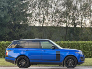 2019 Land Rover Range Rover 4.4 Sd V8 Autobiography Auto 4WD Euro 6 (s/s) 5dr in Blue — image 2