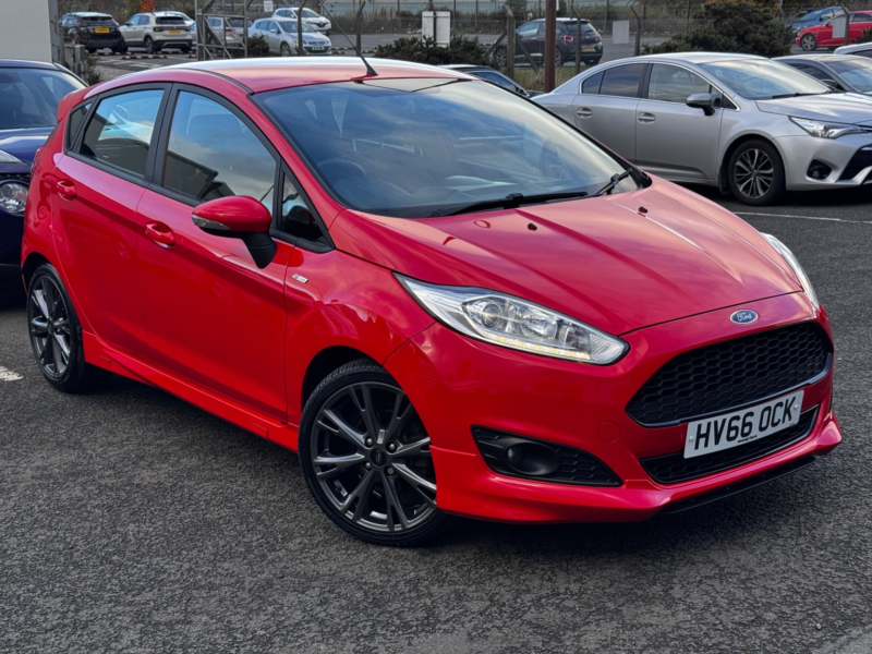 2016 Ford Fiesta 1.0 T Ecoboost St-Line in Red — image 1