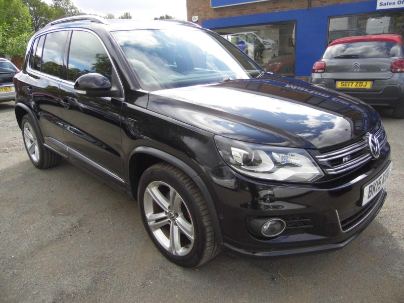 2015 Volkswagen Tiguan 2.0 Tdi Bluemotion Tech R-Line 4WD Euro 5 (s/s) 5dr (nav) in Black — image 1