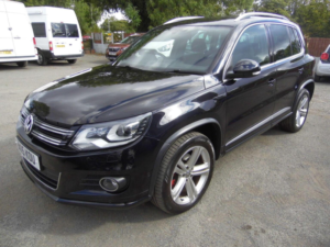 2015 Volkswagen Tiguan 2.0 Tdi Bluemotion Tech R-Line 4WD Euro 5 (s/s) 5dr (nav) in Black — image 3