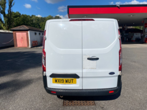 2019 Ford Transit Custom 2.0 320 Ecoblue Crew Van Double Cab 5dr Diesel Manual L1 H1 Euro 6 (6 Seat) (105 Ps) in White — image 5