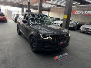 2019 Land Rover Range Rover 3.0 Sd V6 Autobiography in Grey — image 2
