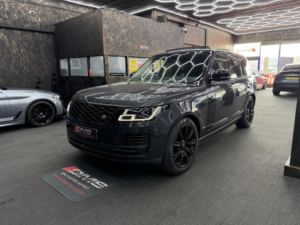 2019 Land Rover Range Rover 3.0 Sd V6 Autobiography in Grey — image 5