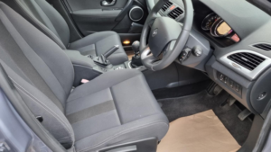 2011 Renault Megane 1.6 16v Dynamique Tomtom in Blue — image 4