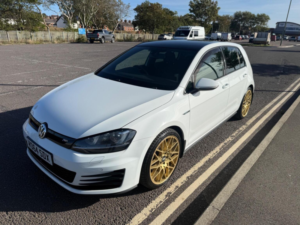 2014 Volkswagen Golf 2.0 Tdi Bluemotion Tech Gtd Euro 6 (s/s) 5dr in White — image 3