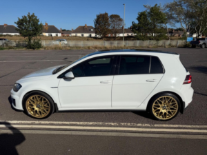 2014 Volkswagen Golf 2.0 Tdi Bluemotion Tech Gtd Euro 6 (s/s) 5dr in White — image 4