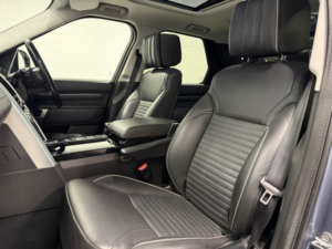 2018 Land Rover Discovery 3.0 Td V6 Hse Luxury in Blue — image 3