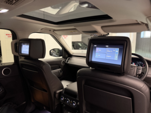 2018 Land Rover Discovery 3.0 Td V6 Hse Luxury in Blue — image 4