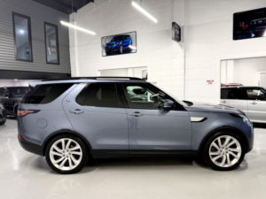 2018 Land Rover Discovery 3.0 Td V6 Hse Luxury in Blue — image 6