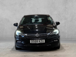 2018 Vauxhall Astra 1.6i Turbo Elite Nav Euro 6 (s/s) 5dr in Black — image 5