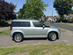 2016 Skoda Yeti 1.2 Tsi Se L in Silver — image 3