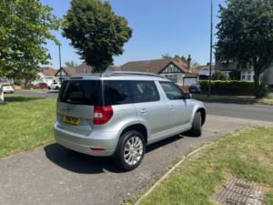 2016 Skoda Yeti 1.2 Tsi Se L in Silver — image 4