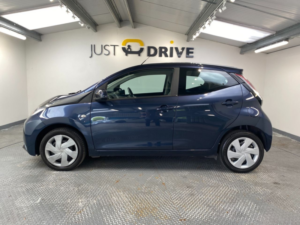 2017 Toyota Aygo 1.0 Vvt-I X-Play Hatchback 5dr Petrol Manual Euro 6 (68 Ps) in Blue — image 2