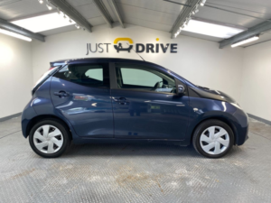 2017 Toyota Aygo 1.0 Vvt-I X-Play Hatchback 5dr Petrol Manual Euro 6 (68 Ps) in Blue — image 6