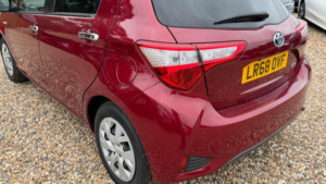 2019 Toyota Vitz in Red — image 6