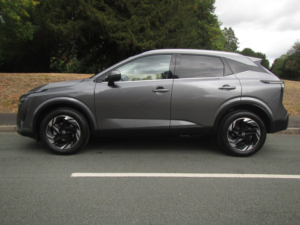 2025 Nissan Qashqai 1.3 Dig-T Mhev N-Connecta - Repaired Cat S in Grey — image 4