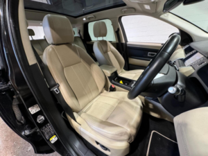2016 Land Rover Discovery Sport 2.0 Td4 Hse 4WD Euro 6 (s/s) 5dr in Black — image 3