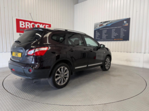 2013 Nissan Qashqai+2 1.5 Dci Tekna 2WD Euro 5 5dr (avm) in Black — image 4