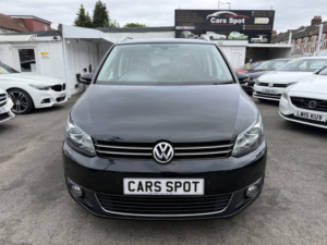 2015 Volkswagen Touran 1.4 Tsi High Line Fresh Import Verified Mile Finance Avb in Black — image 3