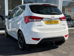 2013 Hyundai Ix20 1.6 Active Auto Euro 5 5dr in White — image 2