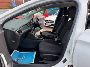 2017 Vauxhall Astra 1.4i Turbo Energy Euro 6 5dr in White — image 4
