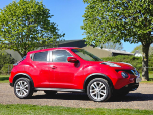 2015 Nissan Juke 1.6 Acenta Xtron Euro 6 5dr in Red — image 2