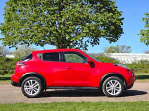 2015 Nissan Juke 1.6 Acenta Xtron Euro 6 5dr in Red — image 3