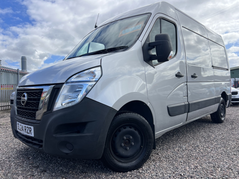 2024 Nissan Interstar 2.3 Dci 35 Acenta in Silver — image 1