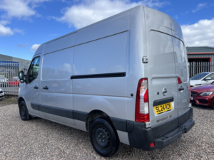2024 Nissan Interstar 2.3 Dci 35 Acenta in Silver — image 4