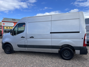 2024 Nissan Interstar 2.3 Dci 35 Acenta in Silver — image 5