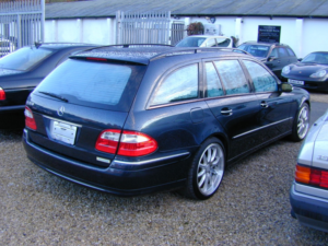 2003 Mercedes-Benz E Class Ref 8673 - Mercedes W211 E Class E320 Estate Ex Japan in Blue — image 2