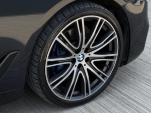 2019 BMW 5 Series 2.0 530e 9.2kwh M Sport Auto Euro 6 (s/s) 4dr in Black — image 6