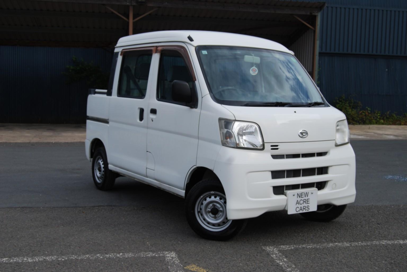 2010 Daihatsu Hijet Cargo 4d Deck Van in White — image 1