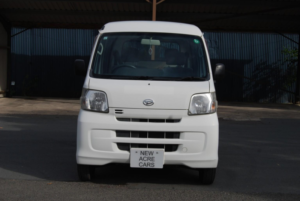 2010 Daihatsu Hijet Cargo 4d Deck Van in White — image 2