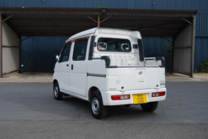 2010 Daihatsu Hijet Cargo 4d Deck Van in White — image 4