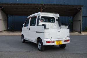 2010 Daihatsu Hijet Cargo 4d Deck Van in White — image 6