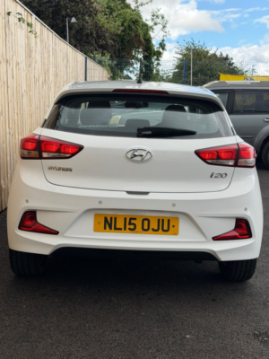 2015 Hyundai I20 1.2 Se in White — image 6